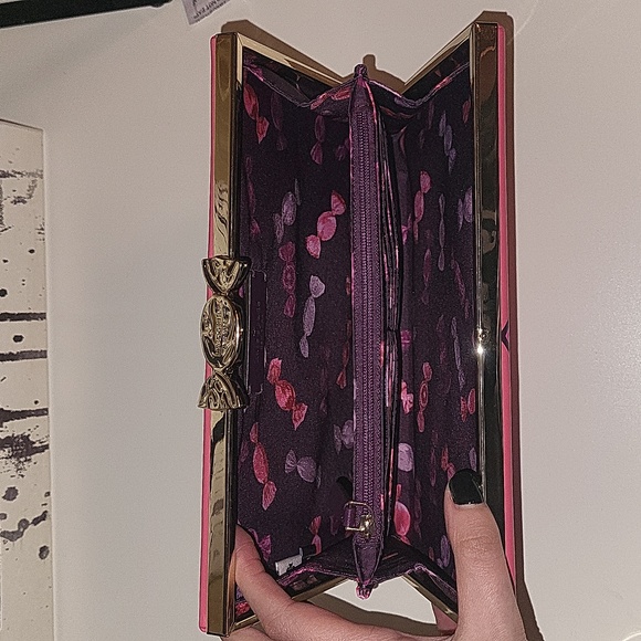 Rare-NWT Kate Spade Candy wrapper book clutch, candy shop line - Picture 7 of 9